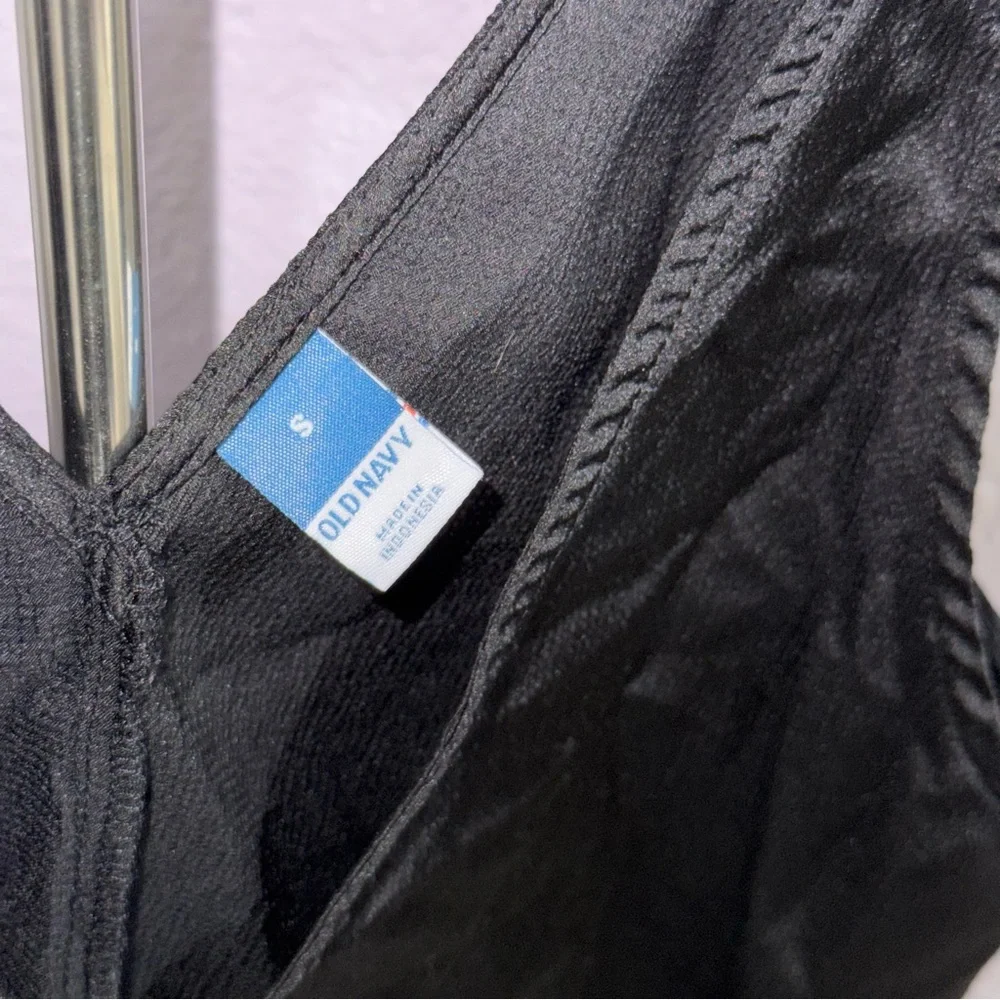 Black Old Navy Top - Size Small - Picture 2 of 3